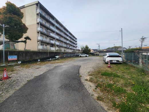 平芝4丁目駐車場